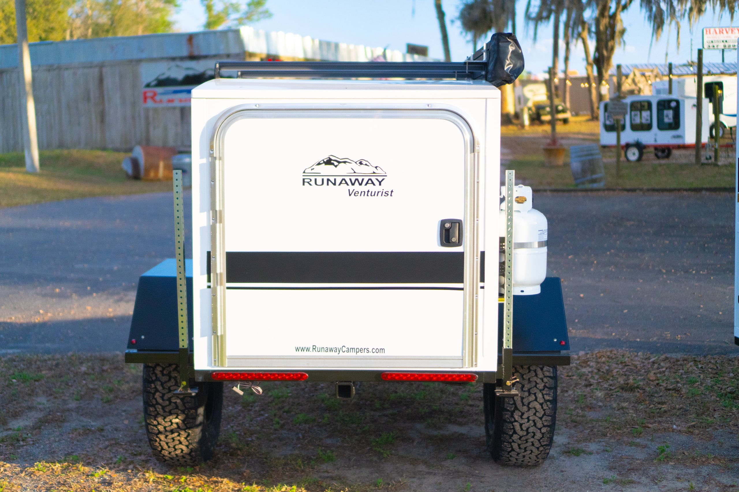 Jnmerunaway Campers For Sale 29 - d7ztx05